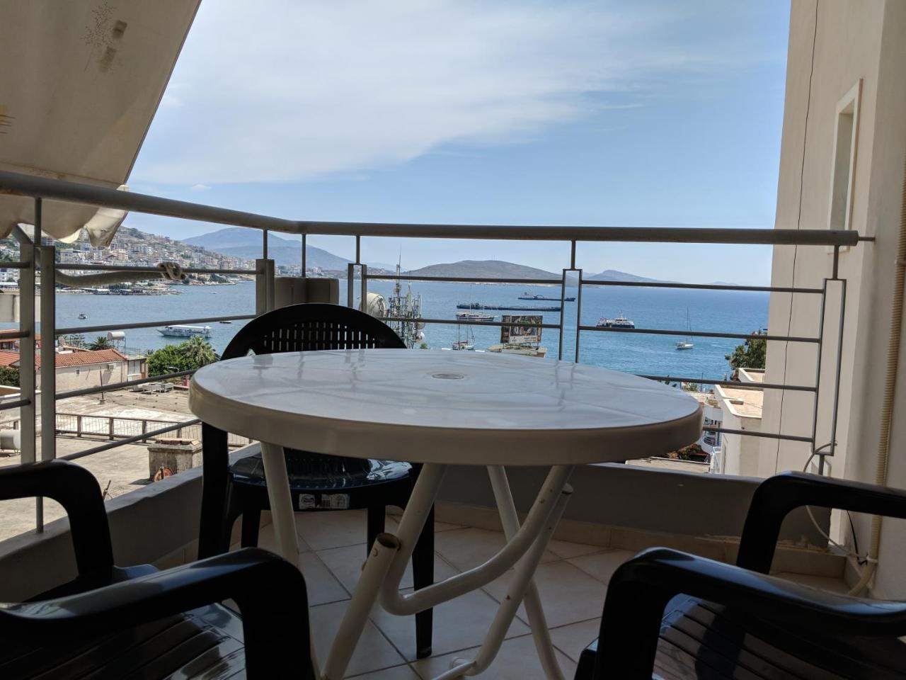 Seafront Apartment Sarandë Eksteriør billede